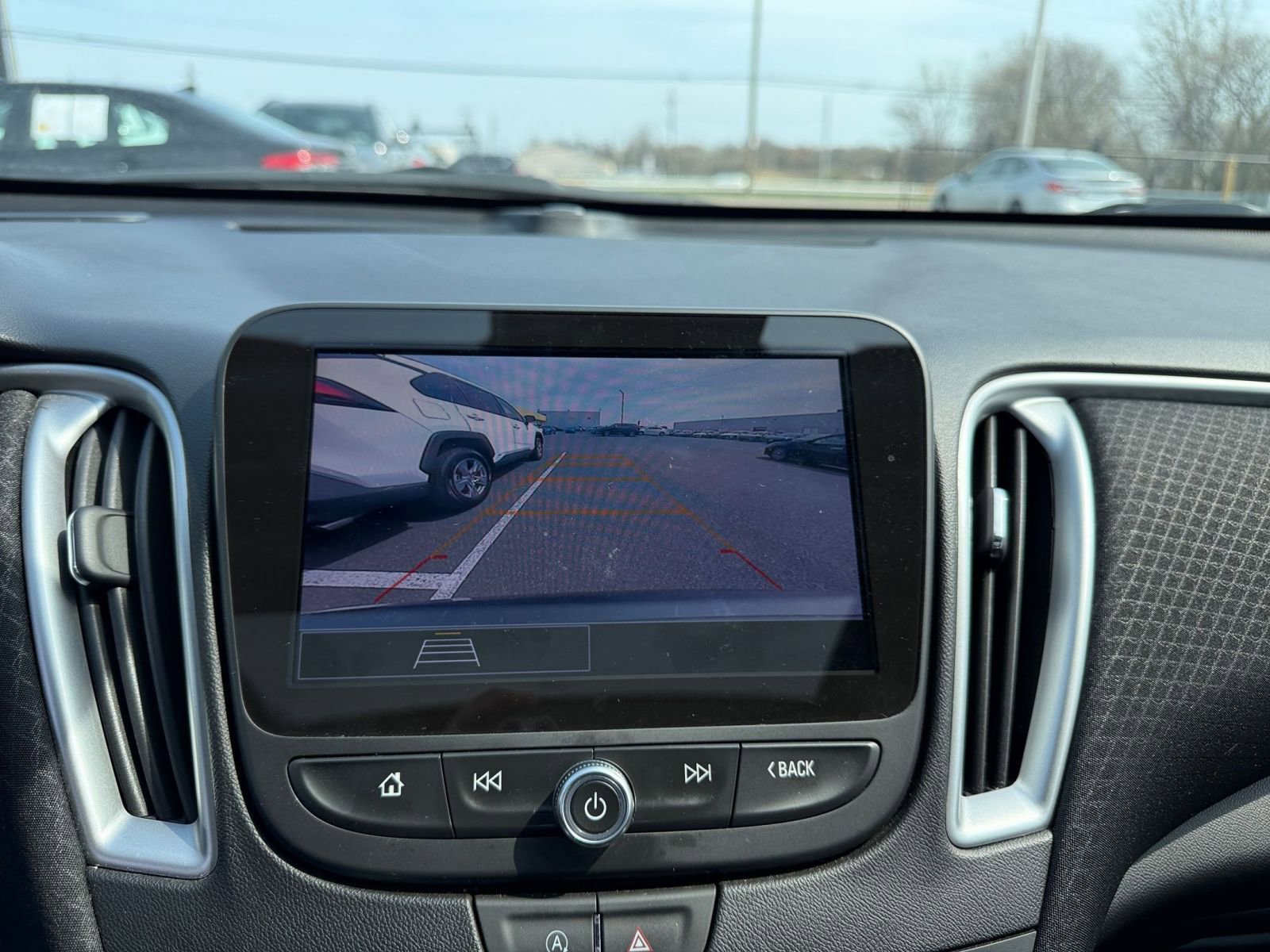 Used 2024 Chevrolet Malibu LT image 25