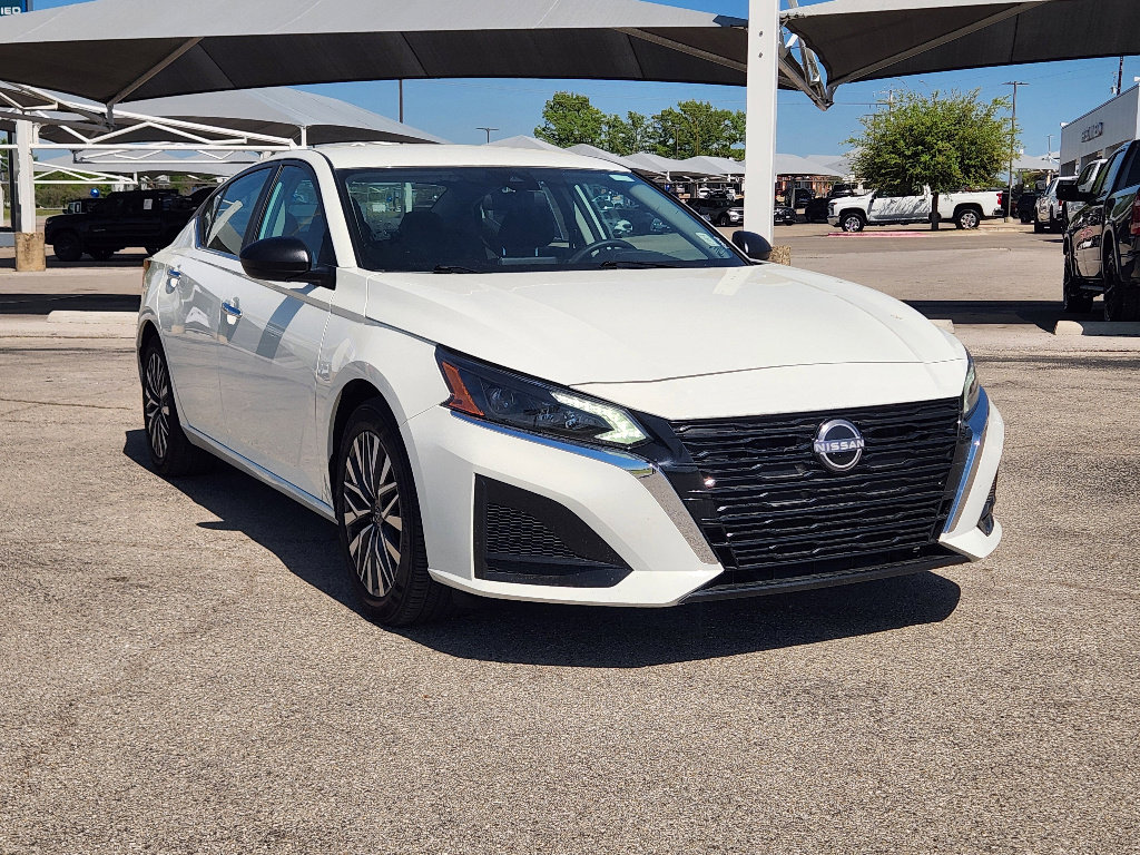 Used 2025 Nissan Altima 2.5 SV FWD image 34