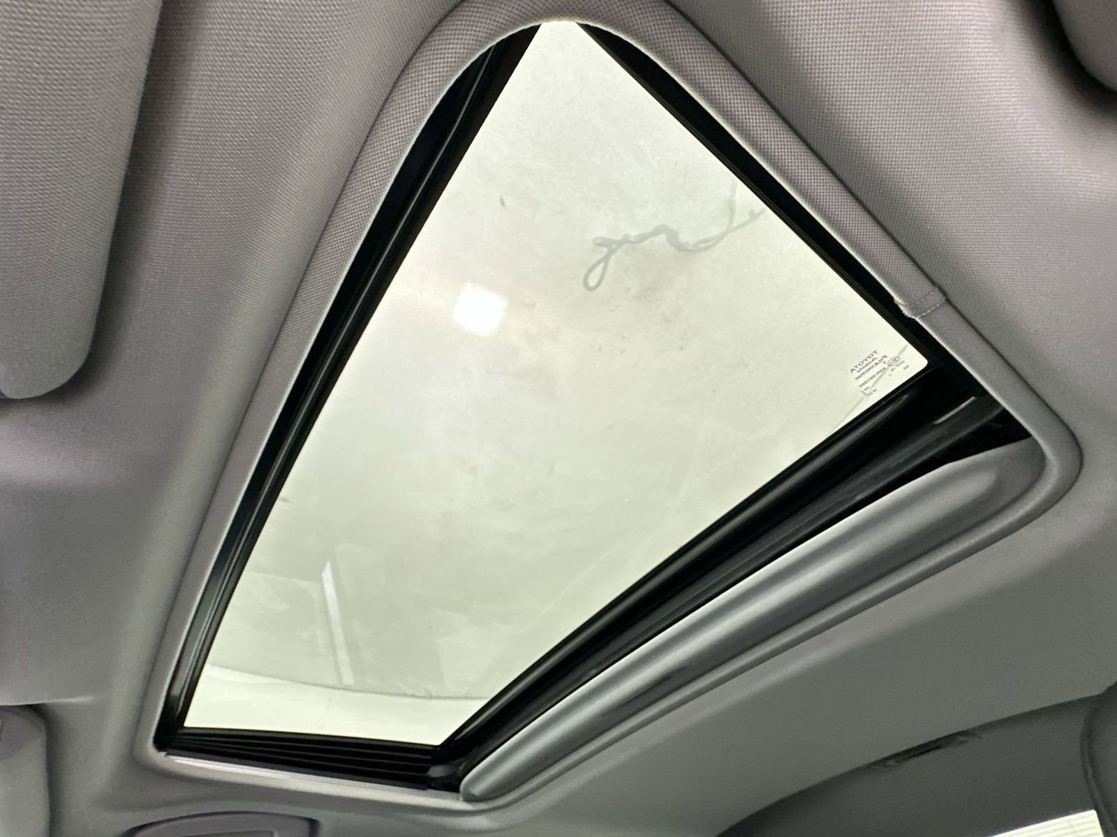 Used 2024 Toyota Camry SE w/ Convenience Package FWD image 22