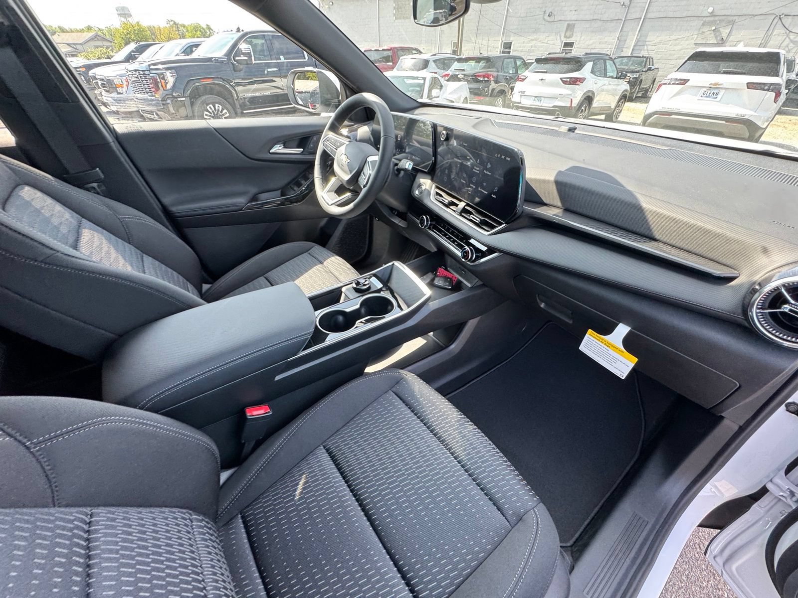 New 2027 Chevrolet Equinox LT FWD image 34