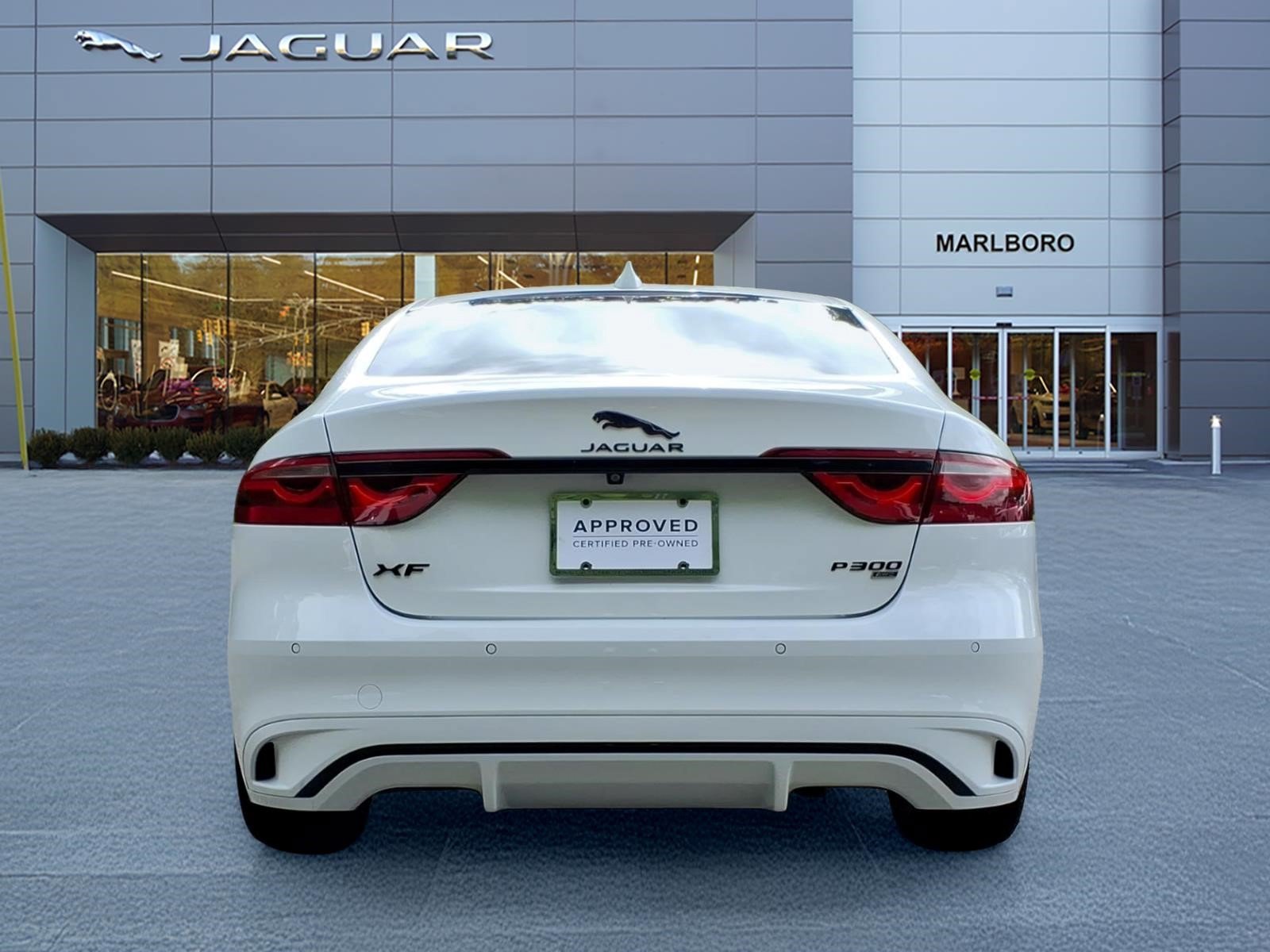 Certified 2022 Jaguar XF R-Dynamic SE AWD/4WD image 7