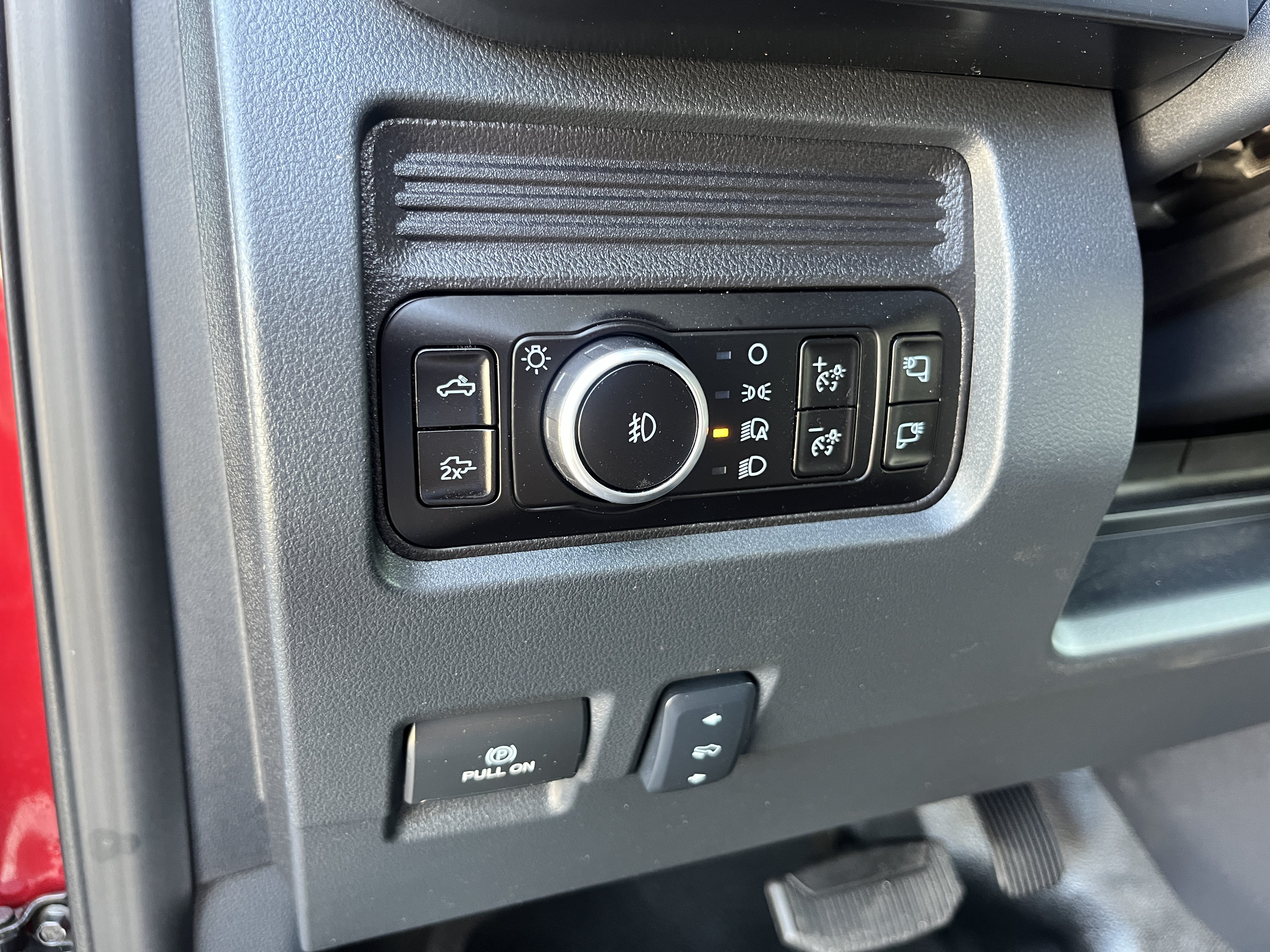 Used 2026 Ford F350 Lariat w/ FX4 Off-Road Package AWD/4WD image 18