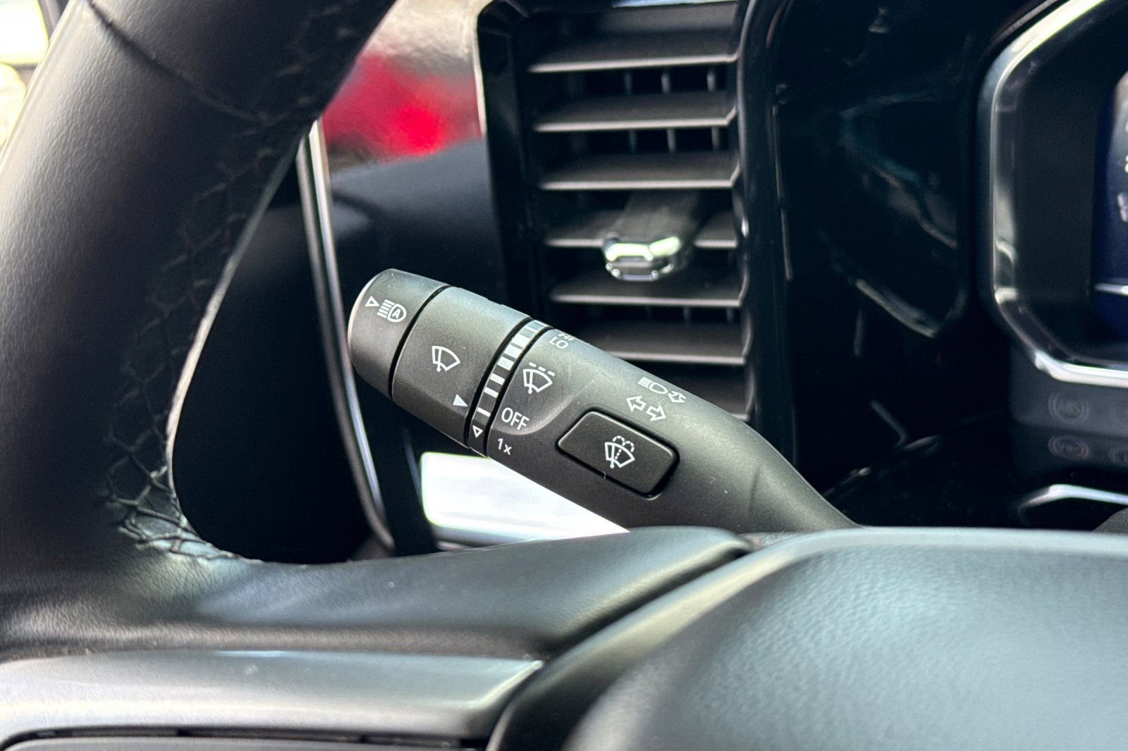 Used 2024 Chevrolet Silverado 1500 LT image 35