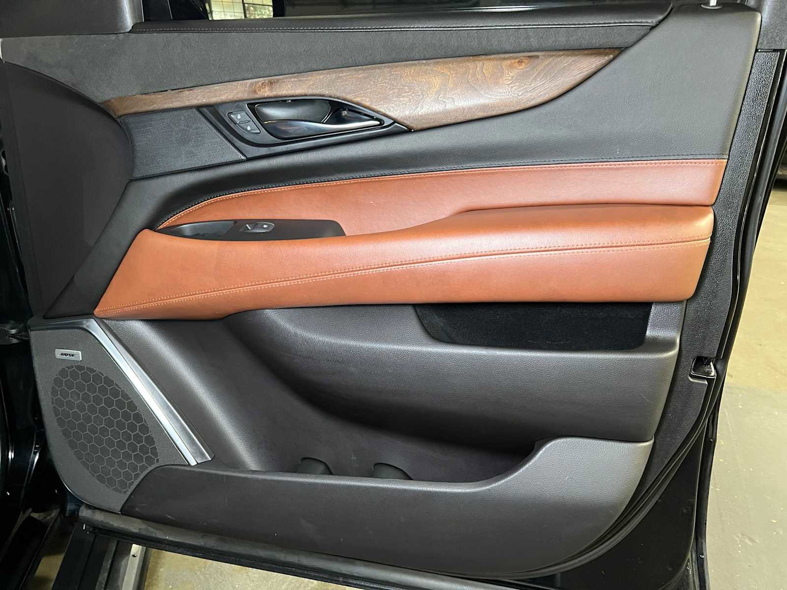 Used 2019 Cadillac Escalade Premium Luxury image 10