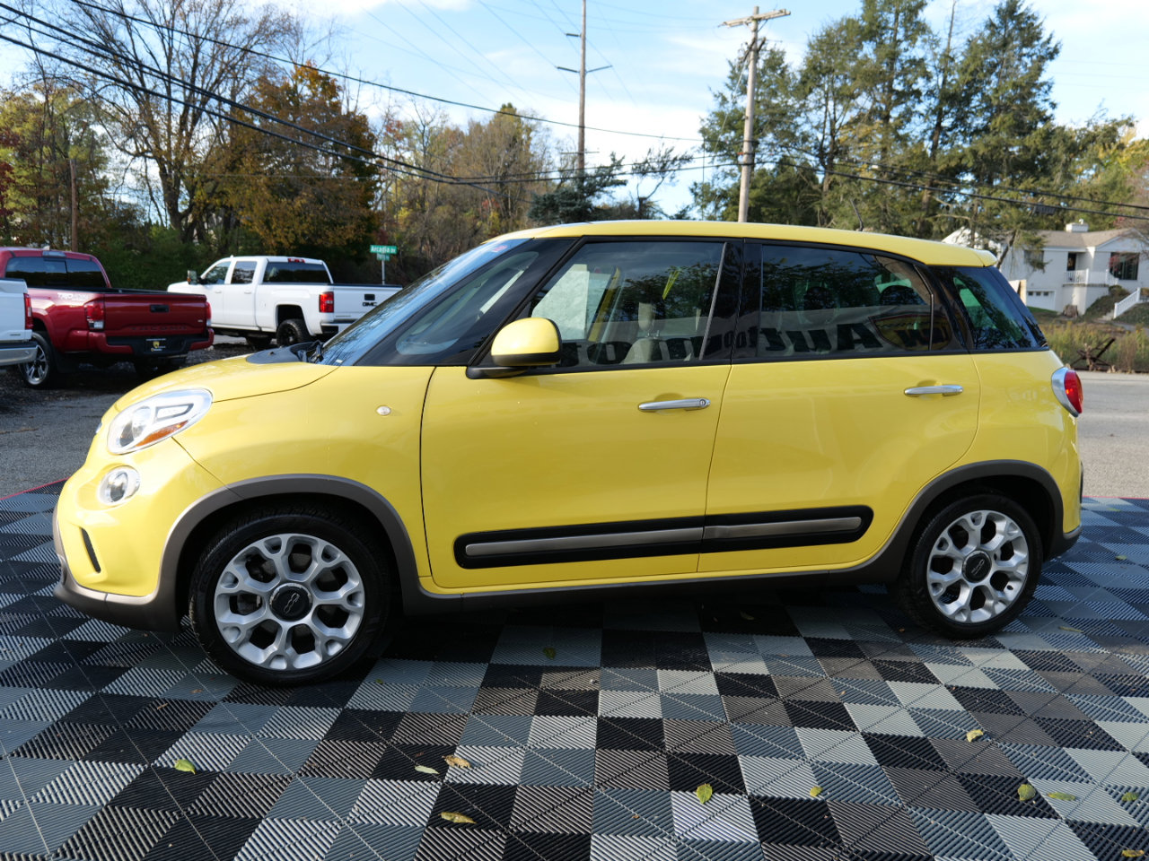 Used 2014 FIAT 500L Trekking w/ Popular Equipment Group image 9