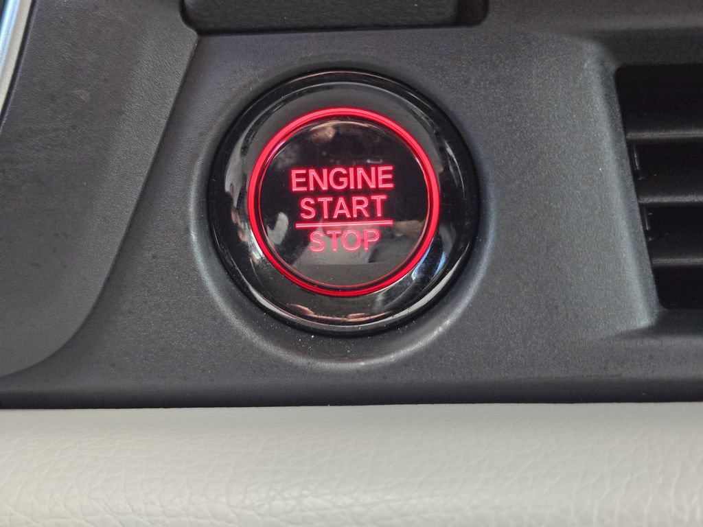 Certified 2025 Honda Pilot Touring image 26