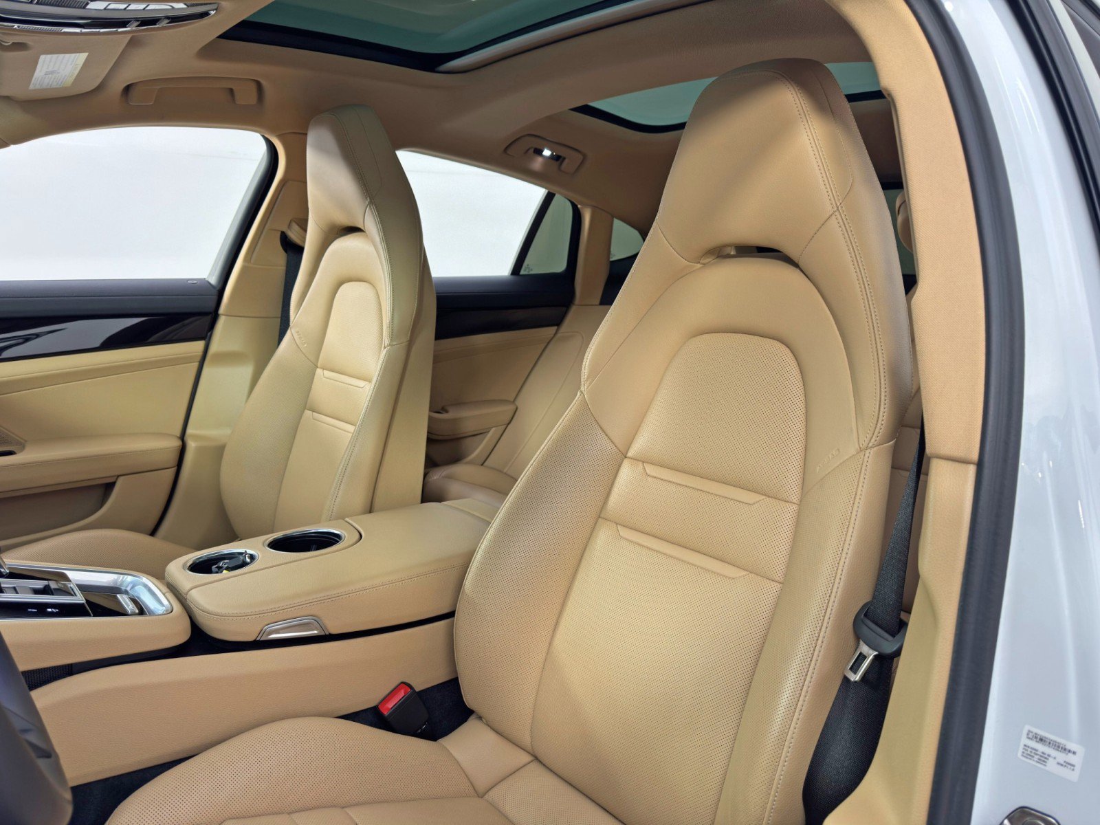 Used 2023 Porsche Panamera 4 image 40