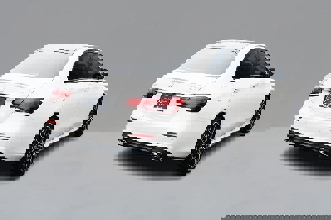 Certified 2022 Mercedes-Benz E 350 4MATIC Sedan image 5