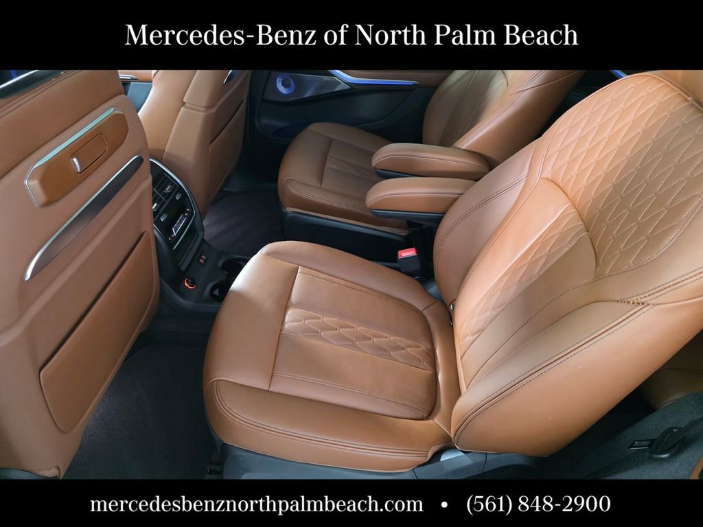Used 2025 BMW ALPINA XB7 AWD/4WD image 14