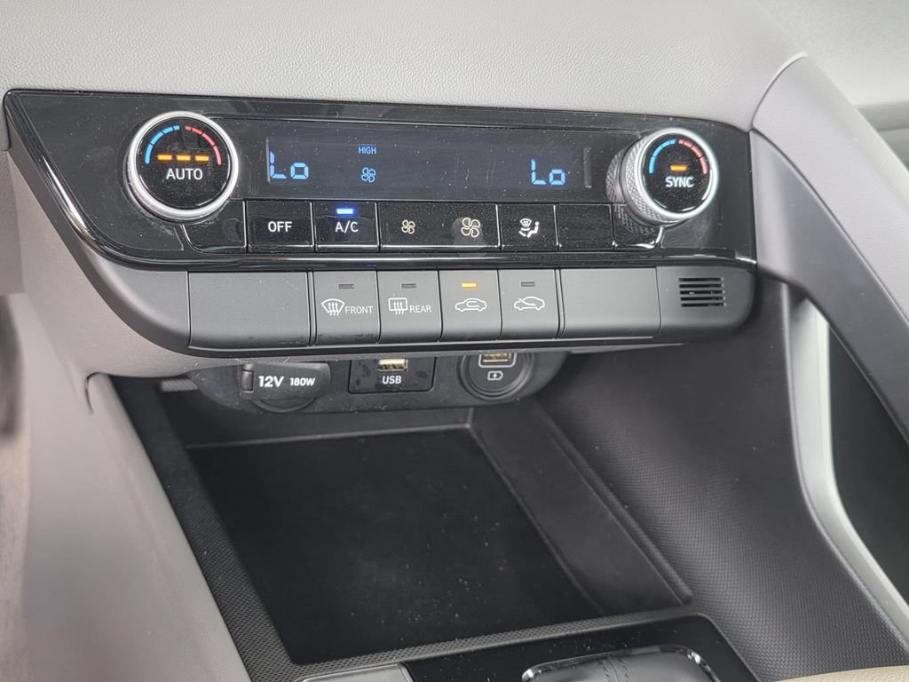 Used 2023 Hyundai Elantra SEL FWD image 16