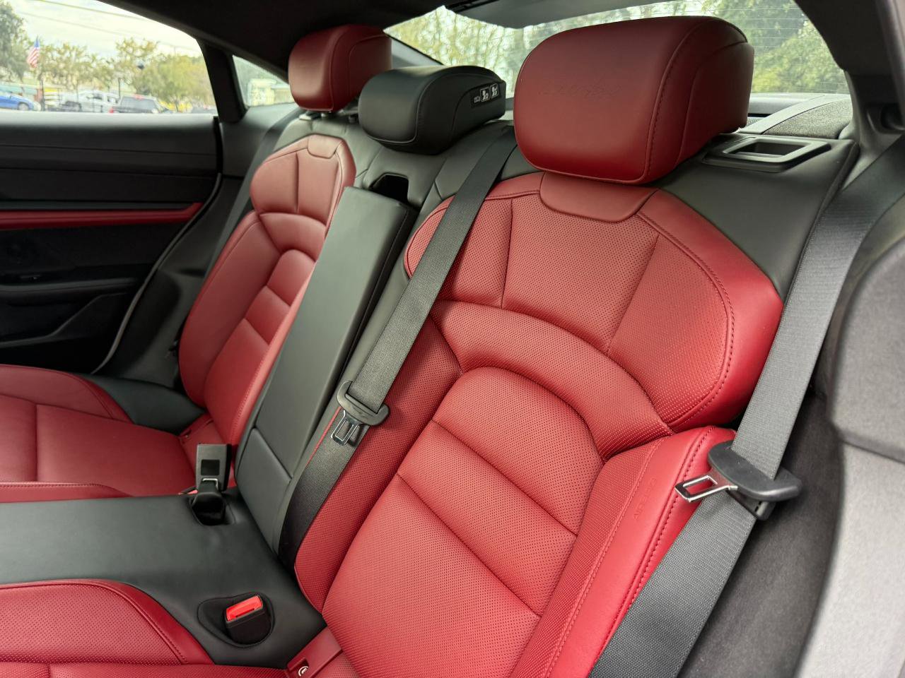 Used 2020 Porsche Taycan AWD/4WD image 28