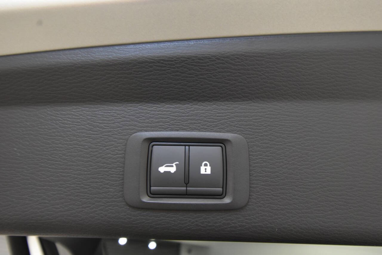 Used 2025 Mitsubishi Outlander SE image 34