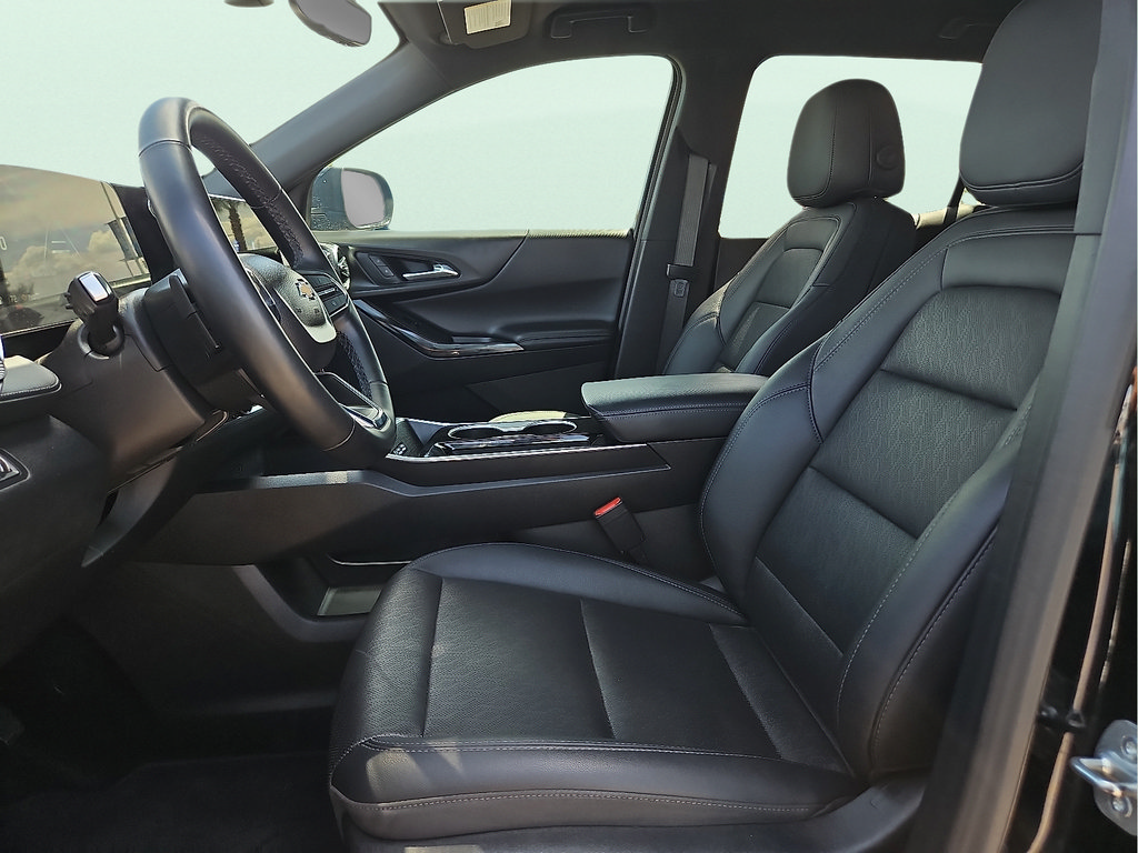 Used 2025 Chevrolet Equinox LT w/ Convenience Package II AWD/4WD image 13
