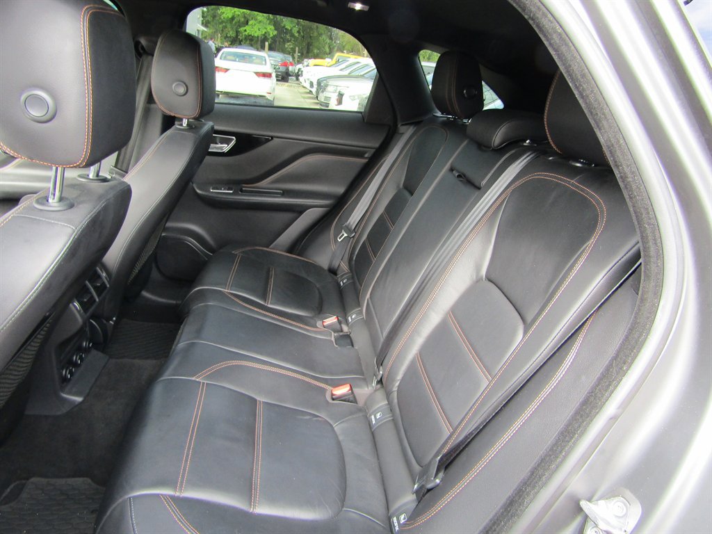 Used 2018 Jaguar F-PACE Prestige AWD/4WD image 8