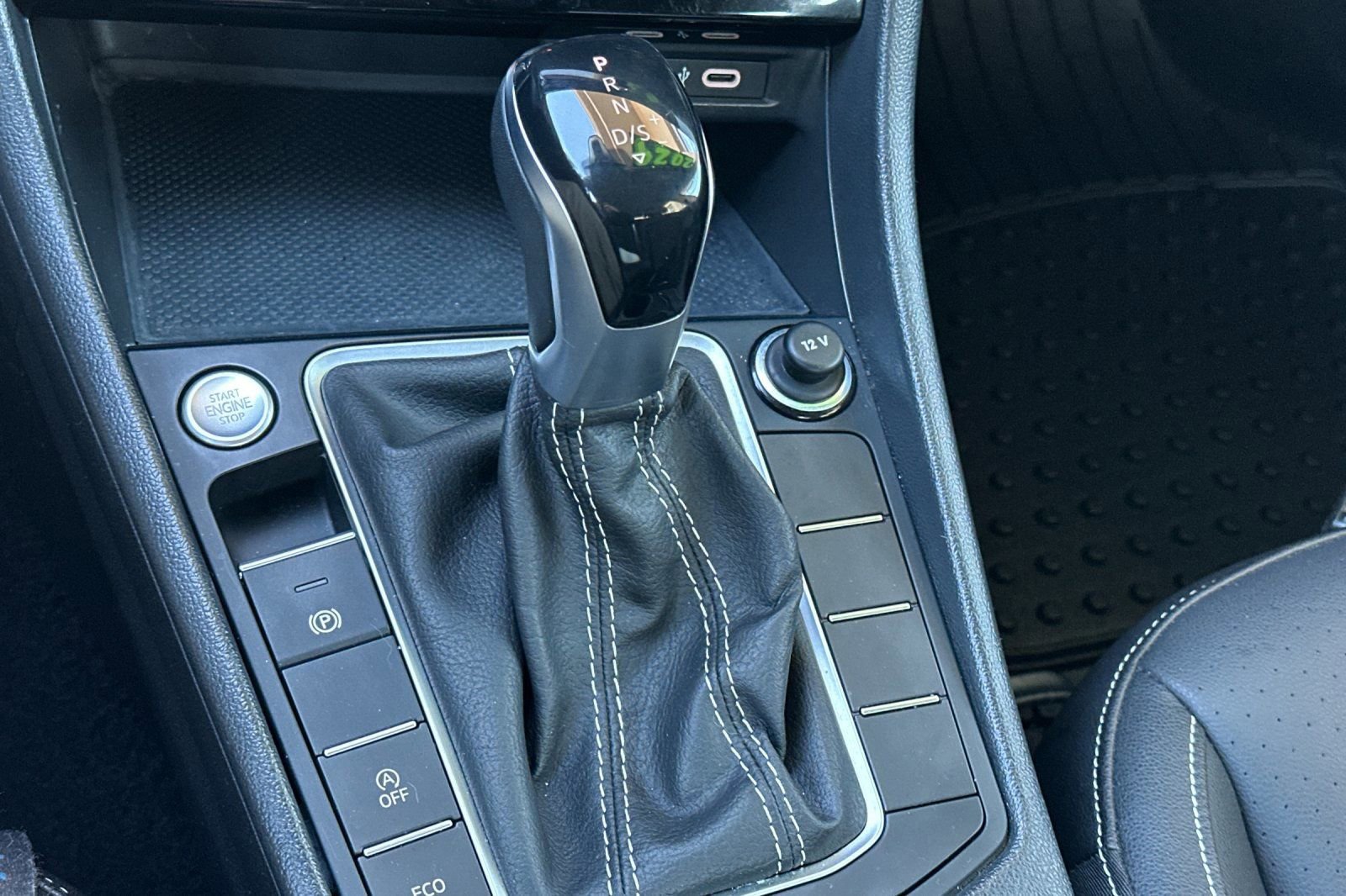 Used 2024 Volkswagen Jetta SE image 21