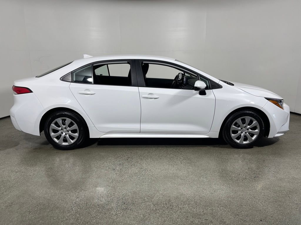 Used 2024 Toyota Corolla LE image 2