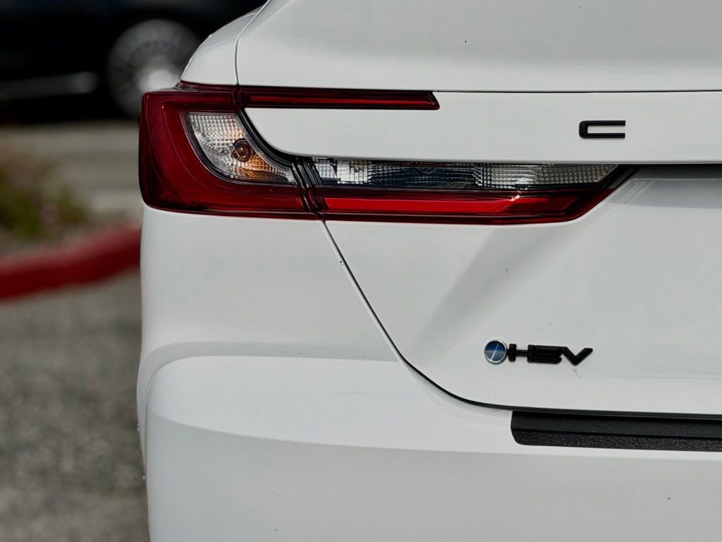 Used 2025 Toyota Camry SE w/ Convenience Package FWD image 11