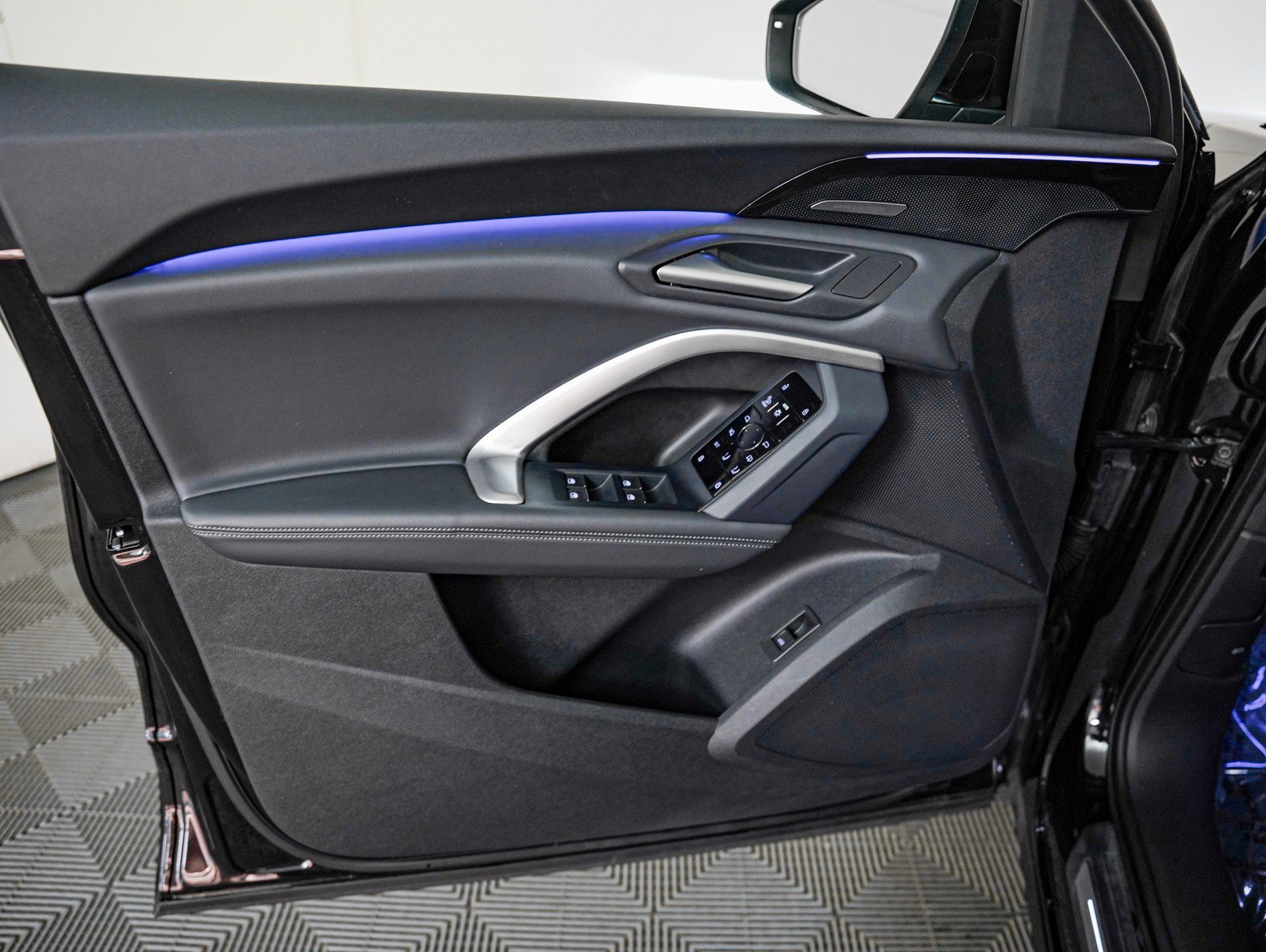 Certified 2025 Audi Q5 Premium Plus w/ Premium Plus image 23