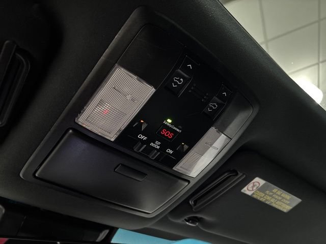 Used 2021 Lexus GX 460 Premium w/ Accessory Package AWD/4WD image 30