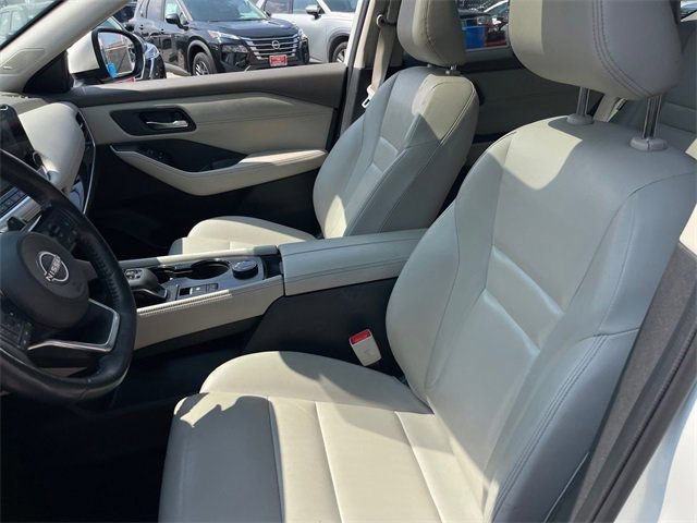 Used 2023 Nissan Rogue SL w/ SL Premium Package image 9