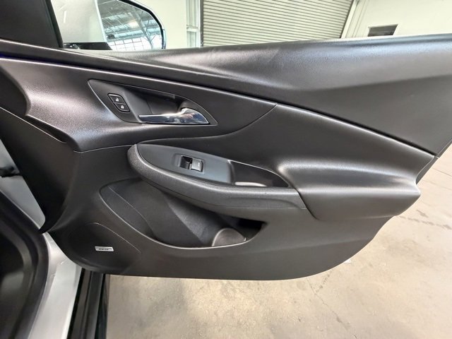 Used 2018 Chevrolet Volt Premier w/ Driver Confidence Package image 11