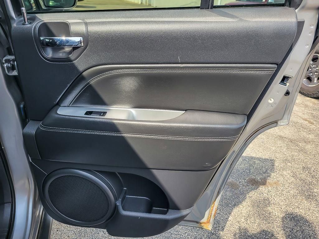 Used 2014 Jeep Compass Latitude image 19