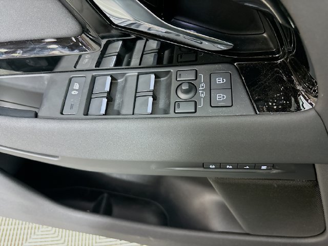 Used 2026 Land Rover Range Rover Evoque S AWD/4WD image 19