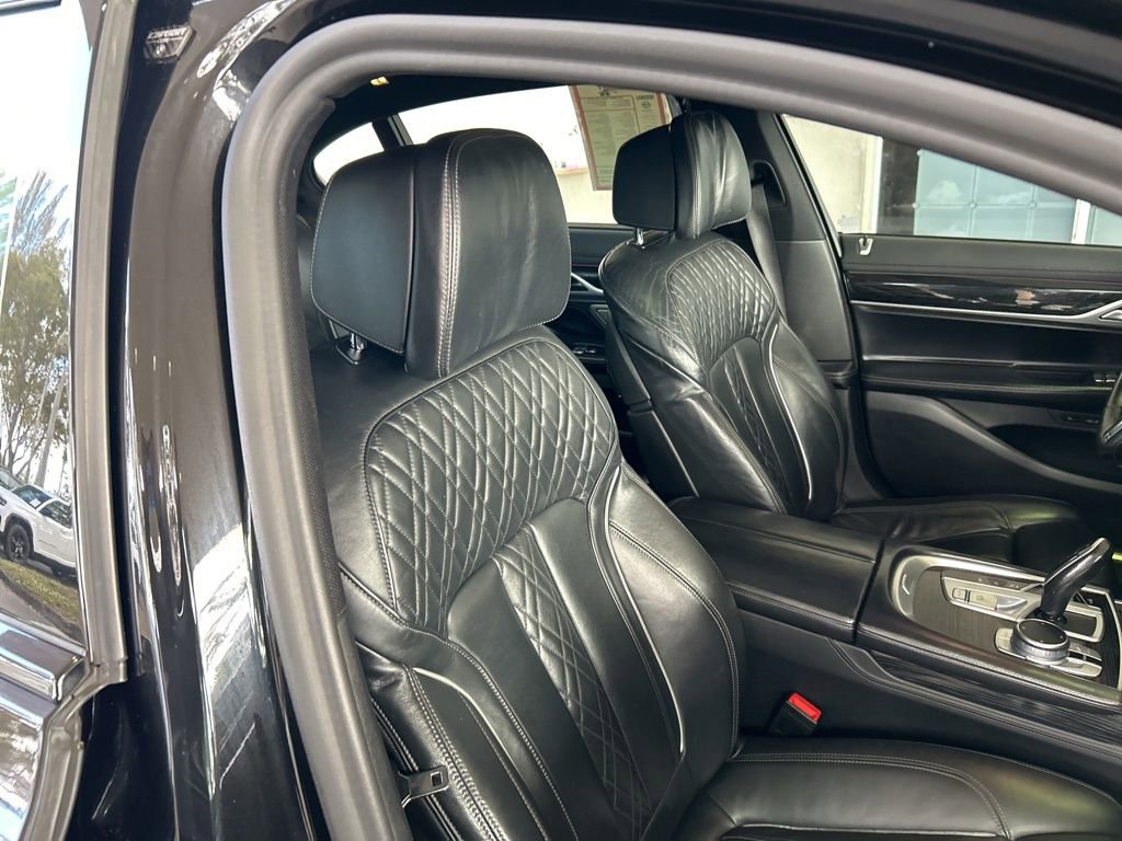 Used 2022 BMW 740i xDrive w/ M Sport Package image 19