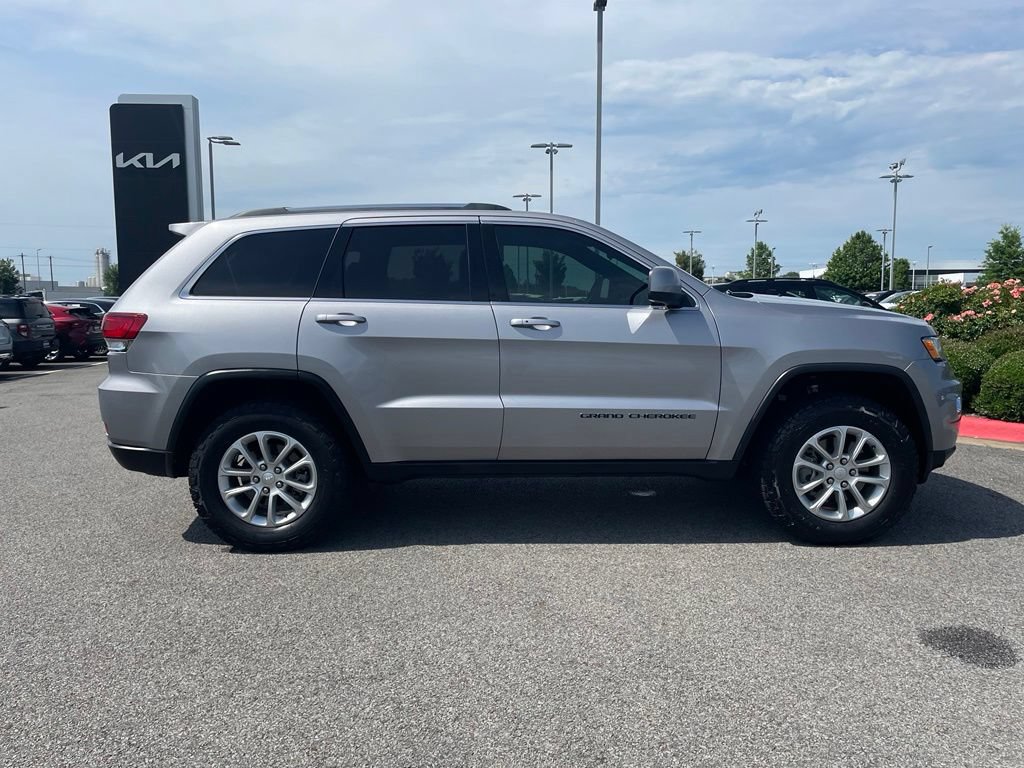 Used 2021 Jeep Grand Cherokee Laredo AWD/4WD image 9