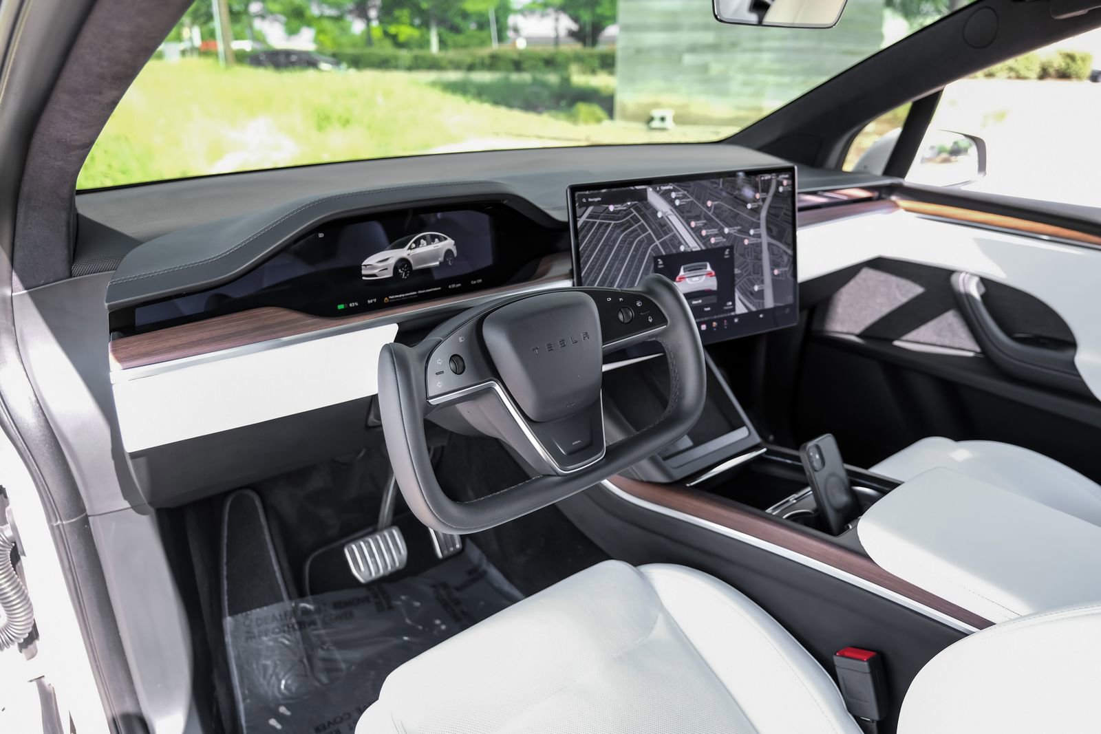 Used 2024 Tesla Model X AWD/4WD image 3