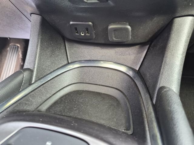 Used 2017 Chevrolet Malibu LT FWD image 29