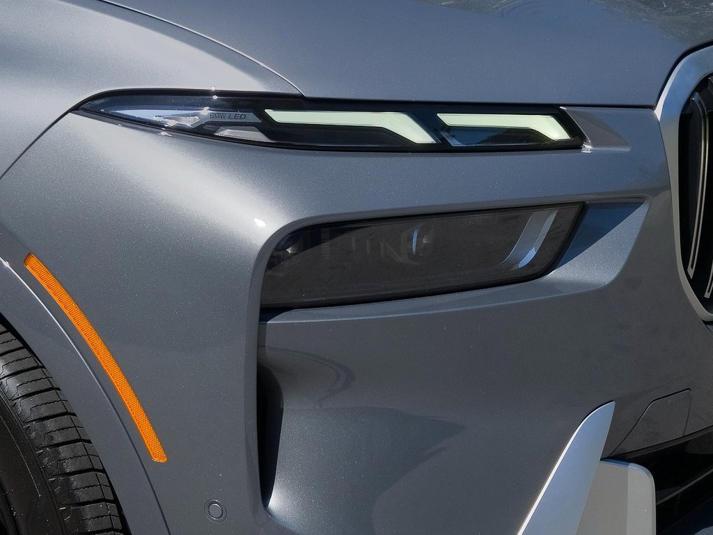 Used 2023 BMW X7 xDrive40i w/ Premium Package image 8