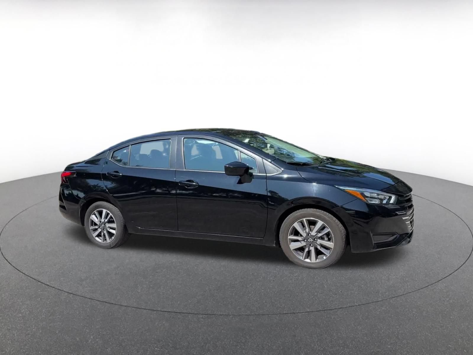 Used 2025 Nissan Versa SV FWD video 2