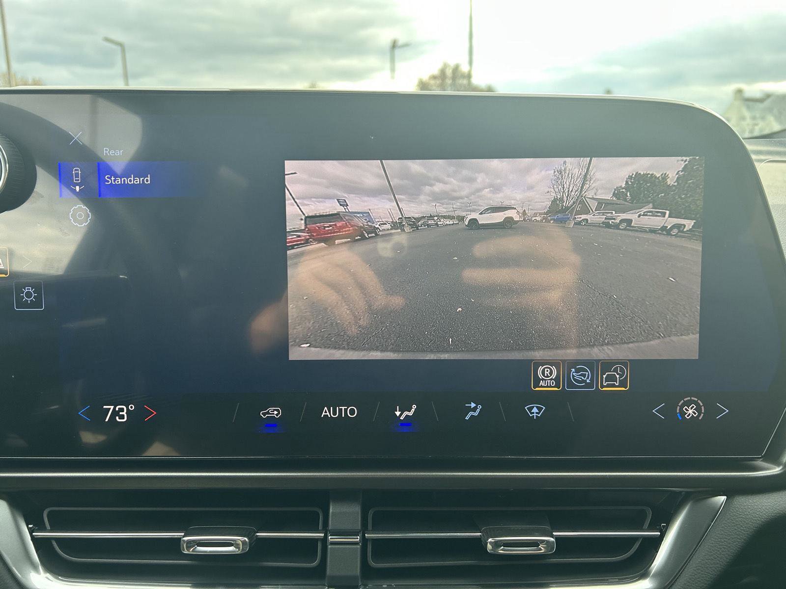 New 2026 Chevrolet Equinox EV LT image 18