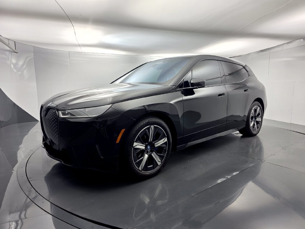 Certified 2023 BMW iX xDrive50 w/ Premium Package AWD/4WD image 8