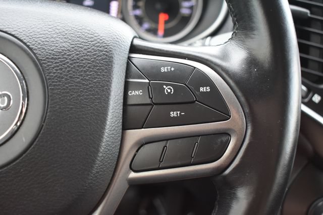 Used 2021 Jeep Cherokee Latitude Plus AWD/4WD image 22