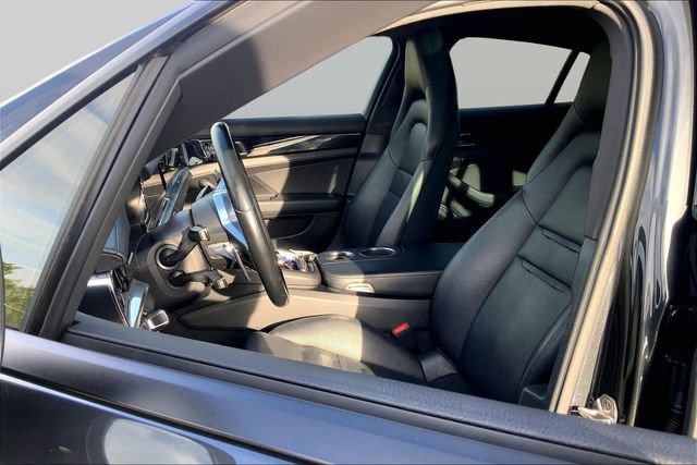 Used 2018 Porsche Panamera 4 AWD/4WD image 17