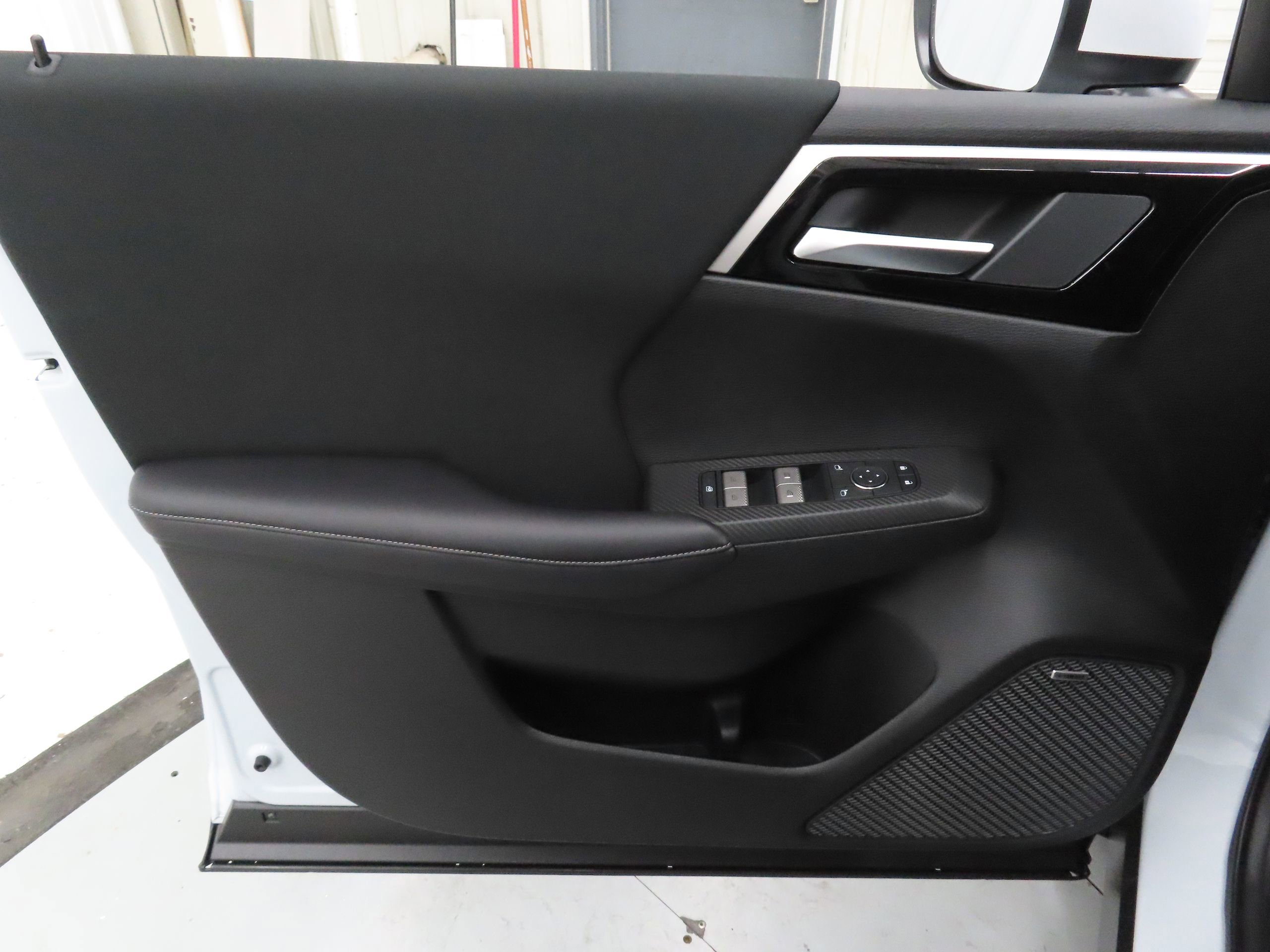 New 2026 Mitsubishi Outlander ES image 6