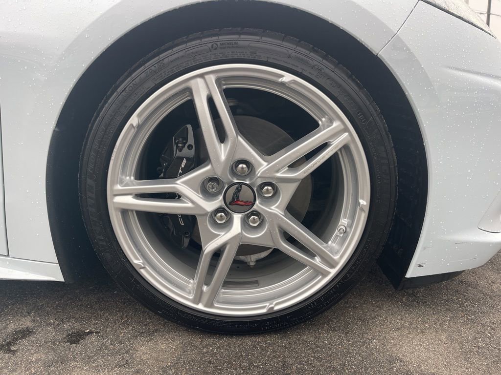 Used 2021 Chevrolet Corvette Stingray Preferred Cpe w/ Chrome Exterior Badge Package image 31