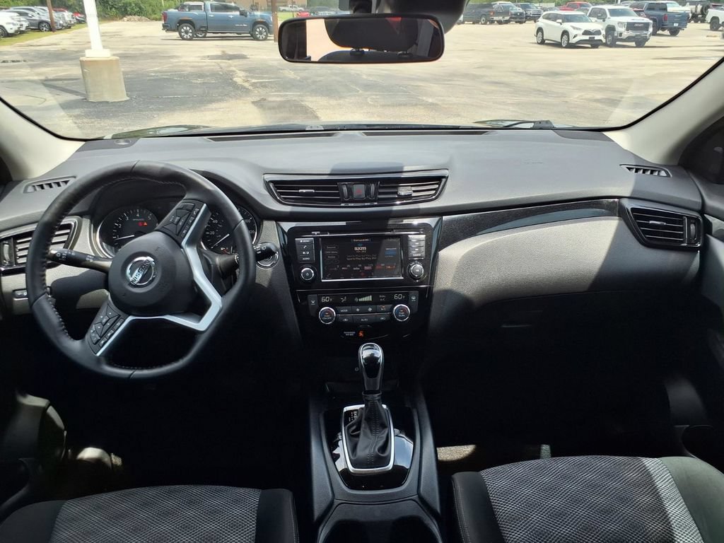 Used 2021 Nissan Rogue Sport SV FWD image 12