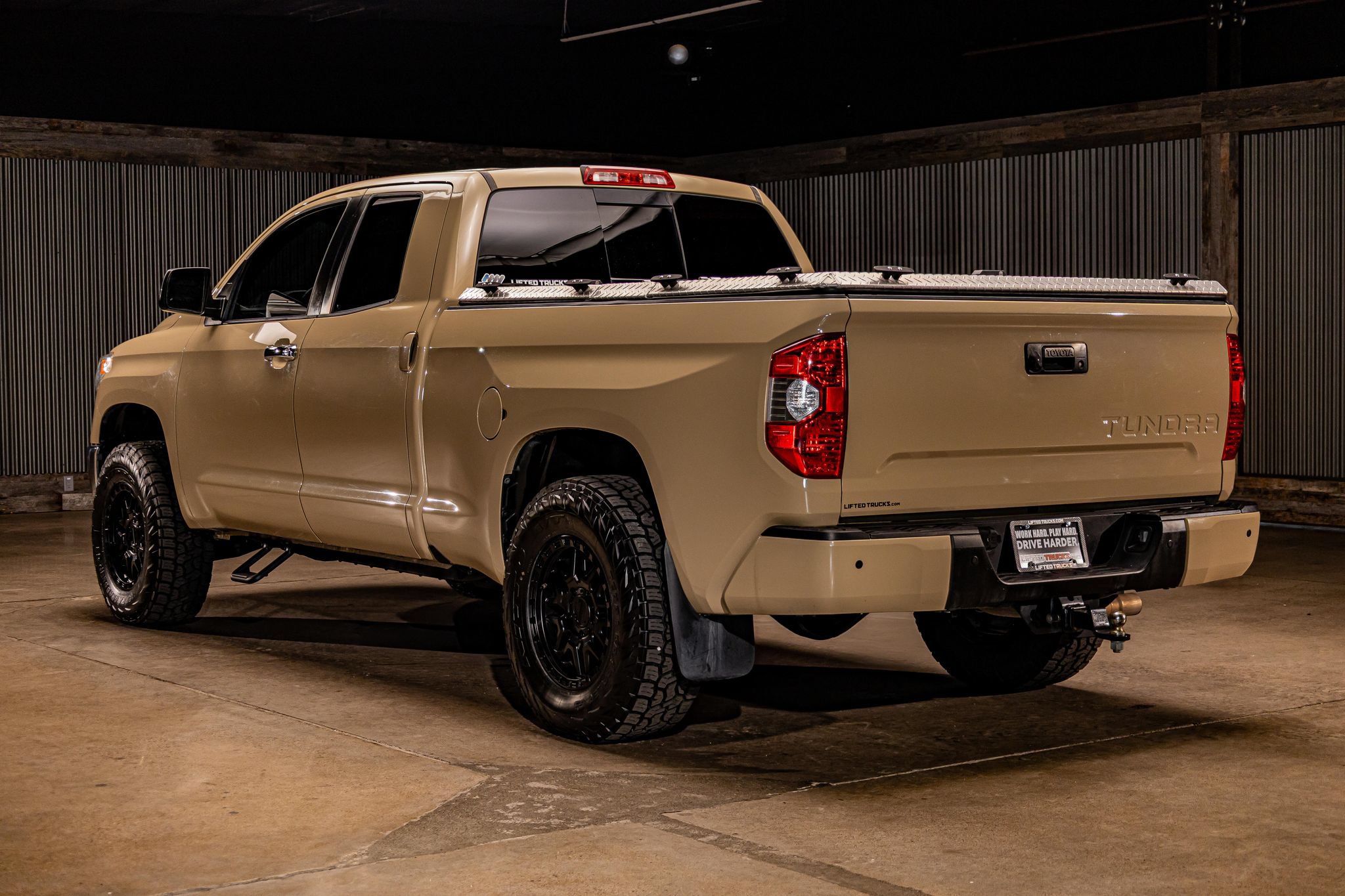 Used 2017 Toyota Tundra Limited w/ Limited Premium Package AWD/4WD image 7
