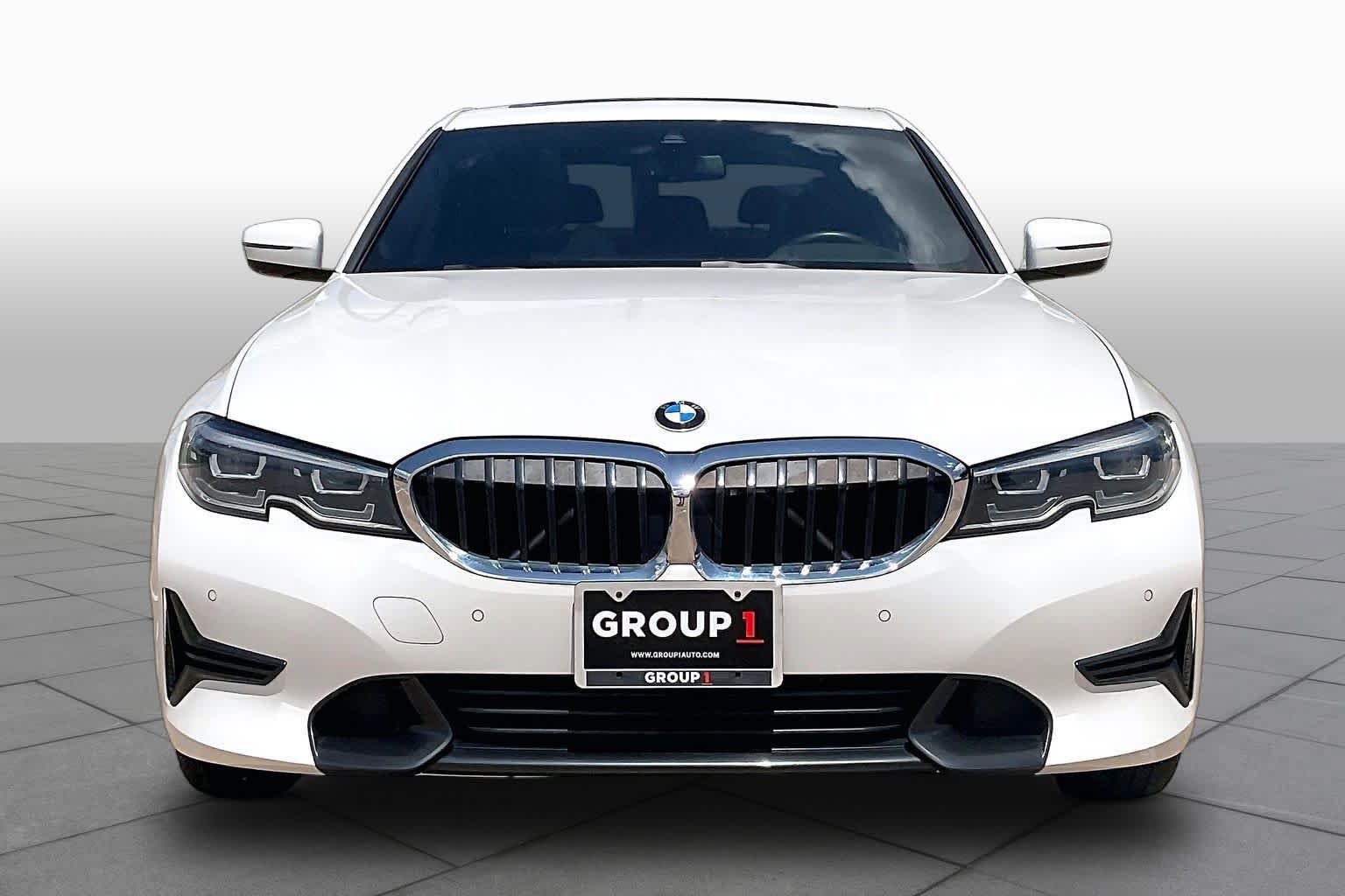 Used 2019 BMW 330i Sedan w/ Premium Package RWD image 4