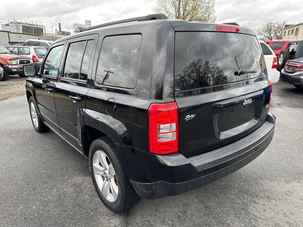 Used 2017 Jeep Patriot Latitude image 3