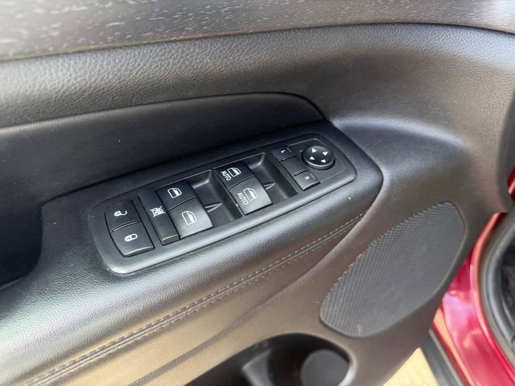 Used 2018 Jeep Grand Cherokee Laredo AWD/4WD image 11