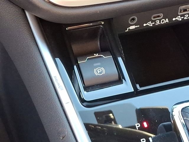 Used 2025 Subaru Outback Premium w/ Popular Package #1A image 29