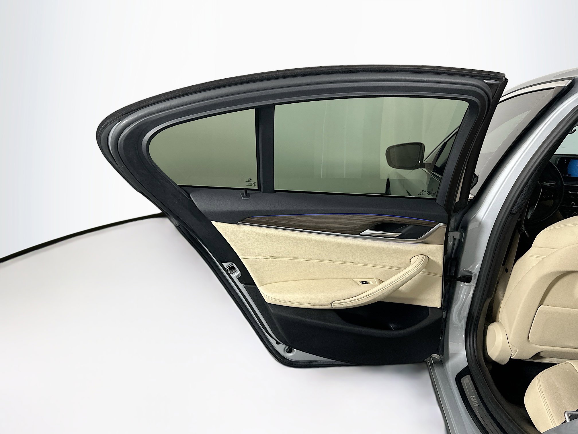 Used 2020 BMW 530i w/ Convenience Package image 28