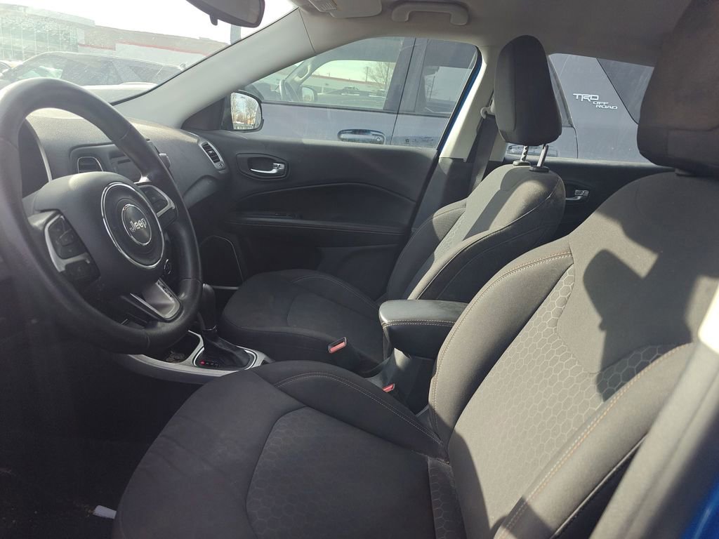 Used 2017 Jeep Compass Sport image 6