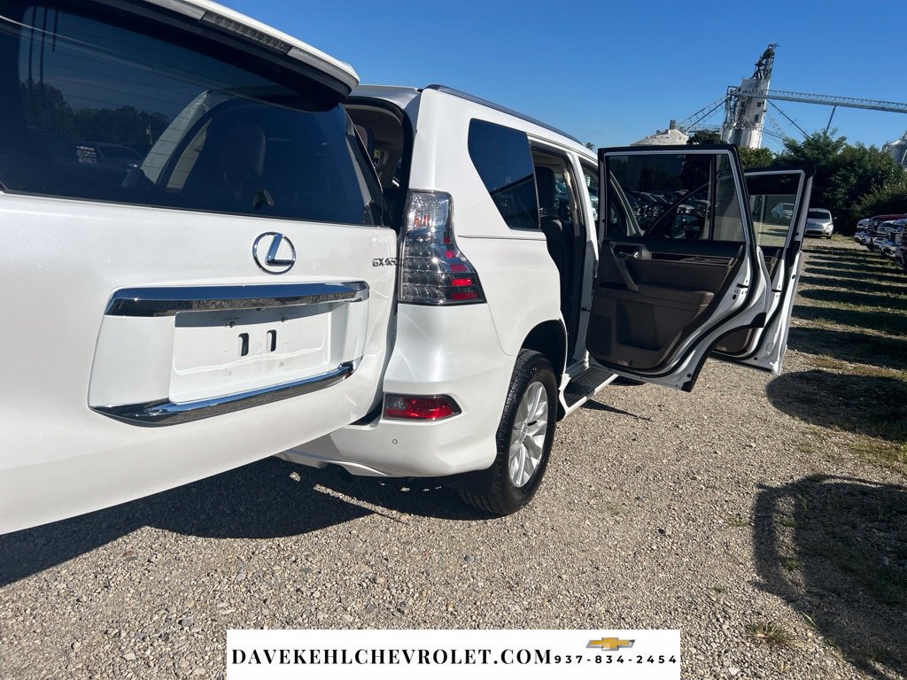 Used 2015 Lexus GX 460 w/ Premium Package AWD/4WD image 14