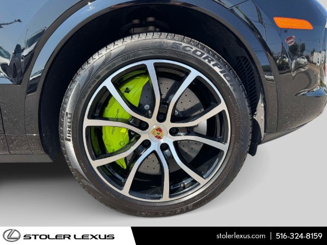 Used 2022 Porsche Cayenne Turbo S AWD/4WD image 8