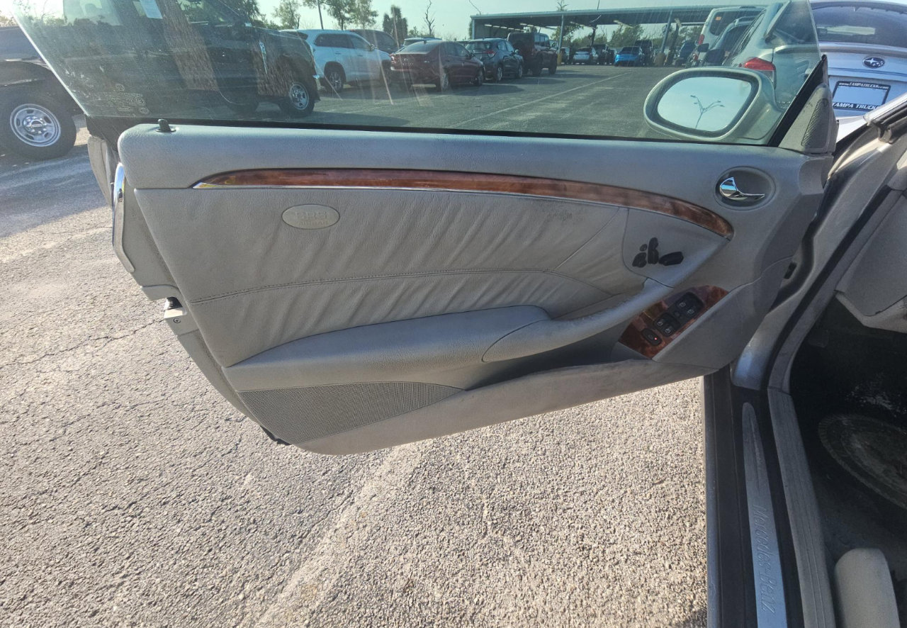 Used 2004 Mercedes-Benz CLK 320 Coupe image 8